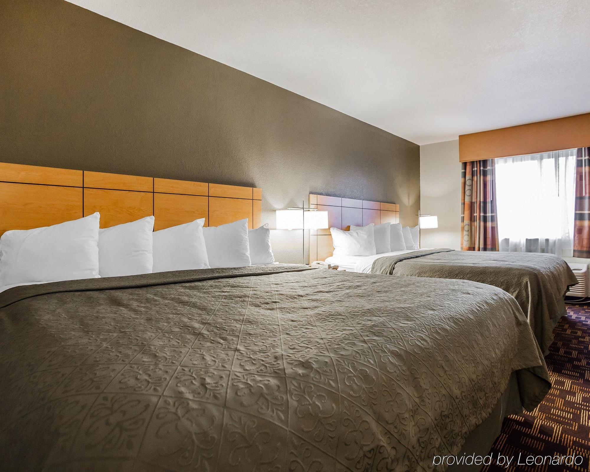 Quality Inn & Suites Des Moines Airport Exteriör bild