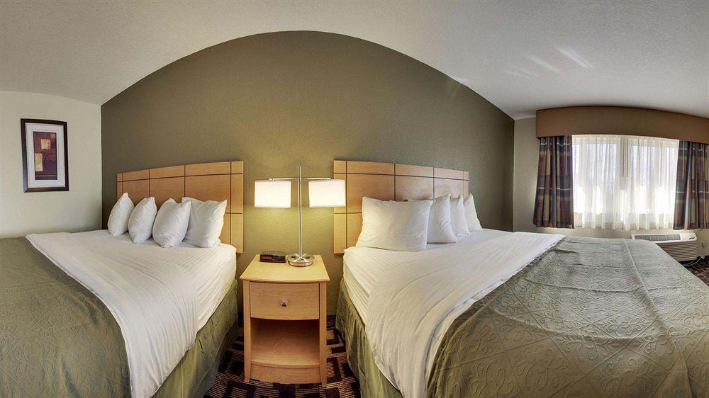 Quality Inn & Suites Des Moines Airport Exteriör bild