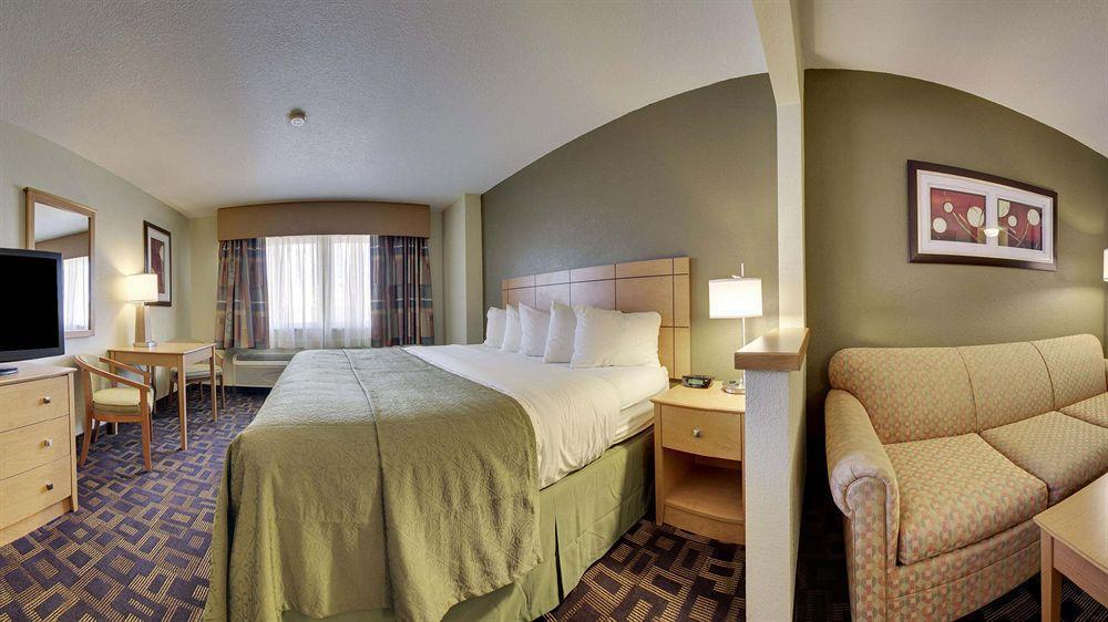 Quality Inn & Suites Des Moines Airport Exteriör bild