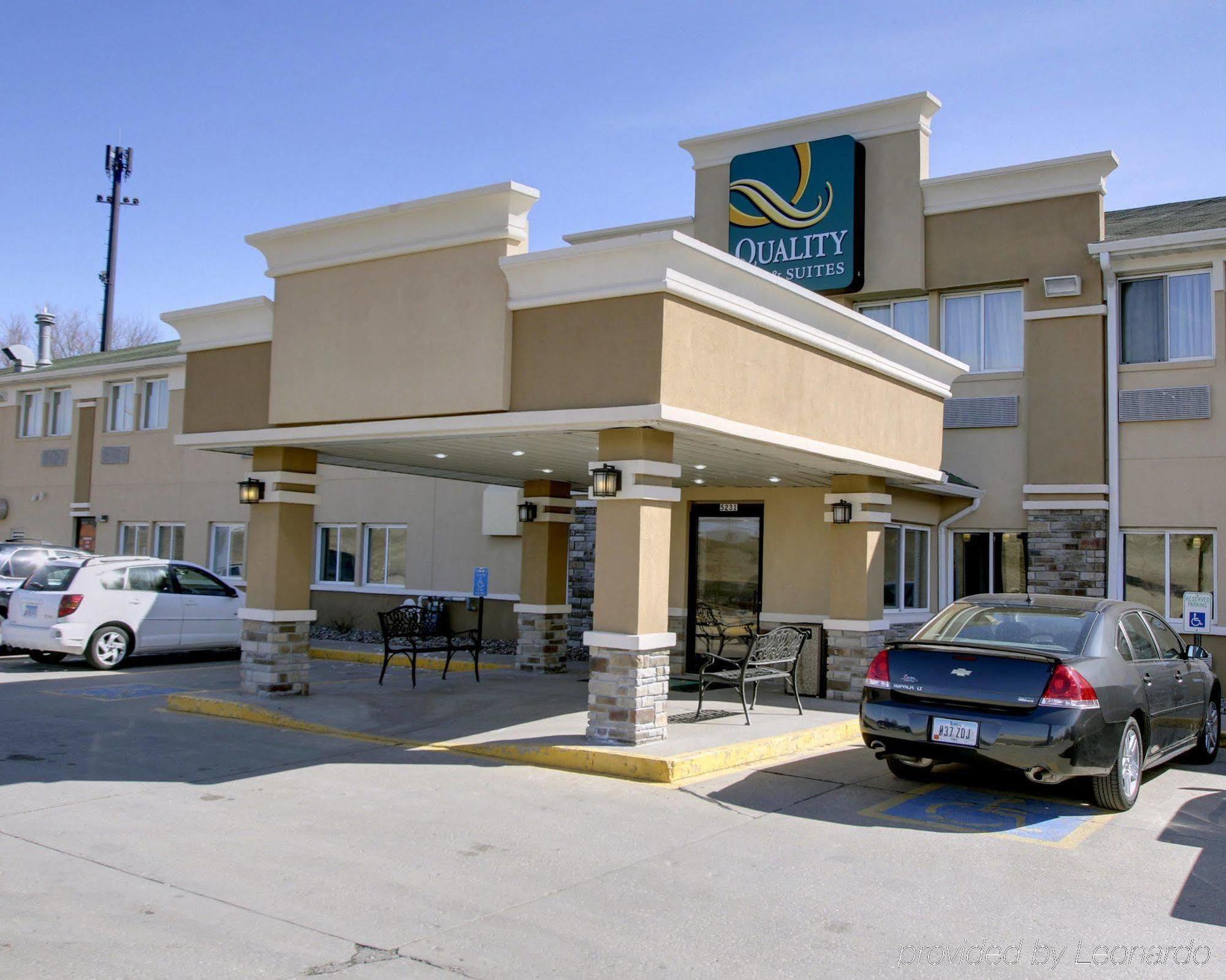 Quality Inn & Suites Des Moines Airport Exteriör bild